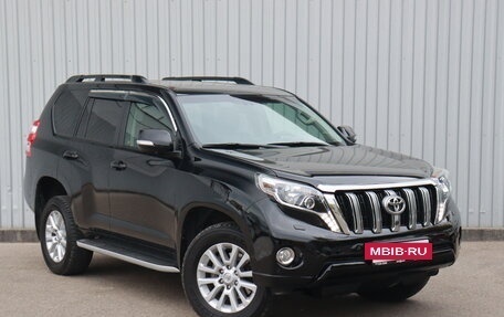 Toyota Land Cruiser Prado 150 рестайлинг 2, 2016 год, 4 400 000 рублей, 3 фотография