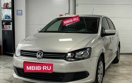 Volkswagen Polo VI (EU Market), 2011 год, 949 000 рублей, 2 фотография