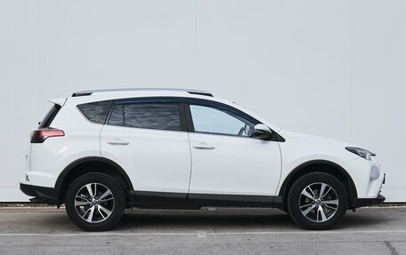 Toyota RAV4, 2018 год, 2 849 000 рублей, 5 фотография