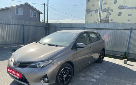 Toyota Auris II, 2014 год, 1 300 000 рублей, 3 фотография