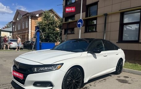 Honda Accord IX рестайлинг, 2018 год, 2 300 000 рублей, 1 фотография