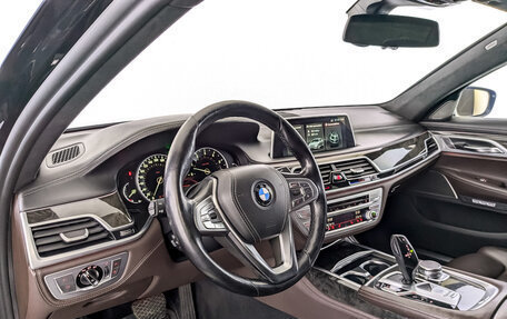 BMW 7 серия, 2018 год, 4 490 000 рублей, 16 фотография