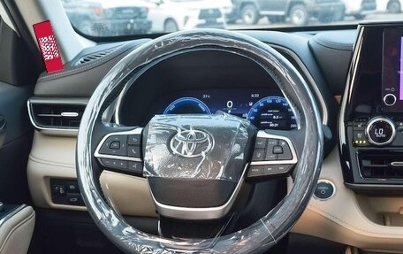 Toyota Highlander, 2024 год, 6 900 000 рублей, 8 фотография