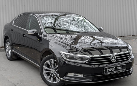 Volkswagen Passat B8 рестайлинг, 2017 год, 1 990 000 рублей, 3 фотография