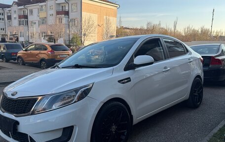 KIA Rio III рестайлинг, 2013 год, 840 000 рублей, 1 фотография