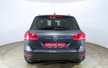 Volkswagen Touareg III, 2011 год, 1 880 000 рублей, 6 фотография