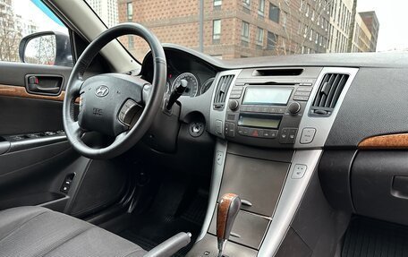 Hyundai Sonata VI, 2010 год, 869 000 рублей, 29 фотография