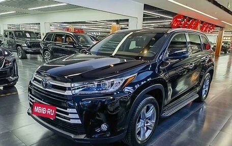 Toyota Highlander III, 2021 год, 4 000 000 рублей, 3 фотография