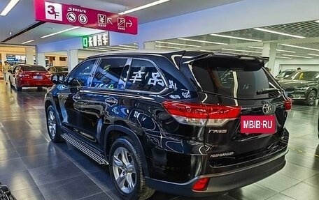 Toyota Highlander III, 2021 год, 4 000 000 рублей, 6 фотография