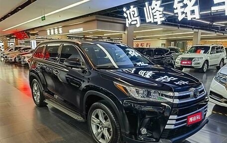 Toyota Highlander III, 2021 год, 4 000 000 рублей, 1 фотография