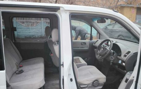 Honda Mobilio I, 2002 год, 400 000 рублей, 6 фотография