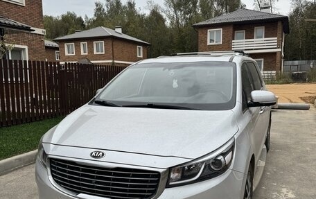 KIA Carnival III, 2017 год, 2 870 000 рублей, 1 фотография