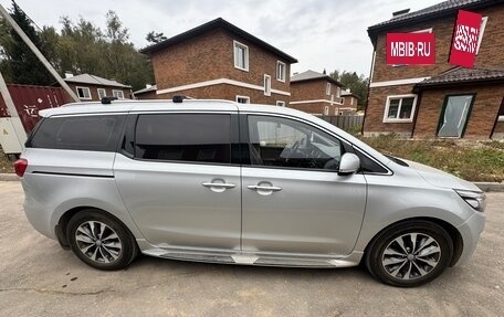 KIA Carnival III, 2017 год, 2 870 000 рублей, 4 фотография