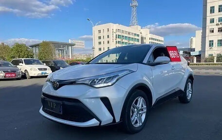 Toyota C-HR I рестайлинг, 2022 год, 2 130 007 рублей, 1 фотография