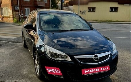 Opel Astra J, 2011 год, 650 000 рублей, 2 фотография