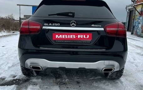 Mercedes-Benz GLA, 2018 год, 3 200 000 рублей, 3 фотография