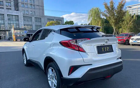 Toyota C-HR I рестайлинг, 2022 год, 2 130 007 рублей, 12 фотография