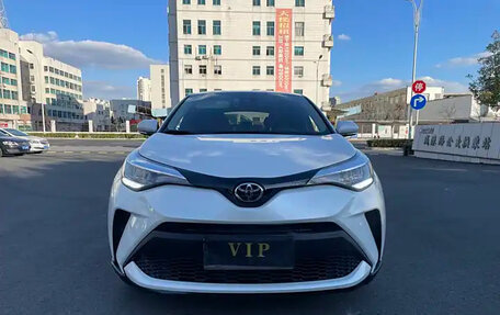 Toyota C-HR I рестайлинг, 2022 год, 2 130 007 рублей, 13 фотография