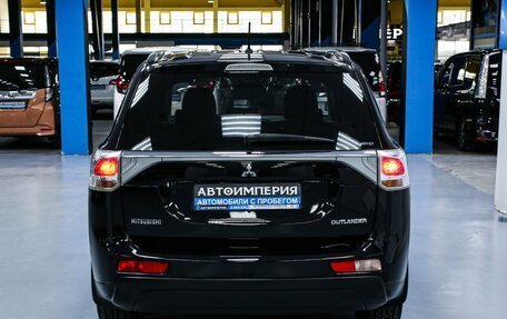 Mitsubishi Outlander III рестайлинг 3, 2013 год, 1 838 000 рублей, 10 фотография