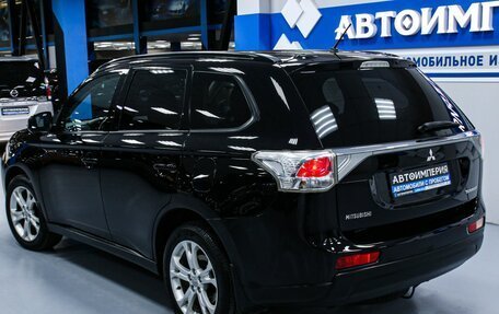 Mitsubishi Outlander III рестайлинг 3, 2013 год, 1 838 000 рублей, 11 фотография