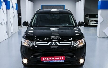 Mitsubishi Outlander III рестайлинг 3, 2013 год, 1 838 000 рублей, 6 фотография