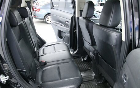 Mitsubishi Outlander III рестайлинг 3, 2013 год, 1 838 000 рублей, 15 фотография