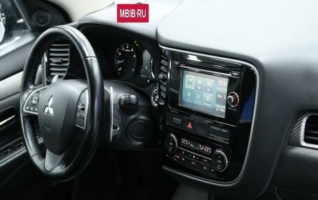 Mitsubishi Outlander III рестайлинг 3, 2013 год, 1 838 000 рублей, 21 фотография