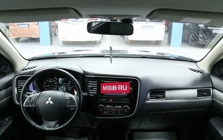 Mitsubishi Outlander III рестайлинг 3, 2013 год, 1 838 000 рублей, 20 фотография