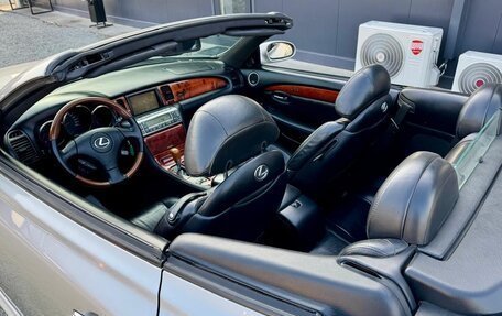 Lexus SC II рестайлинг, 2002 год, 1 880 000 рублей, 17 фотография