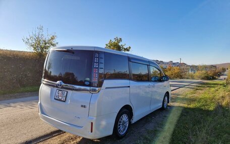 Toyota Voxy III, 2015 год, 2 100 000 рублей, 4 фотография