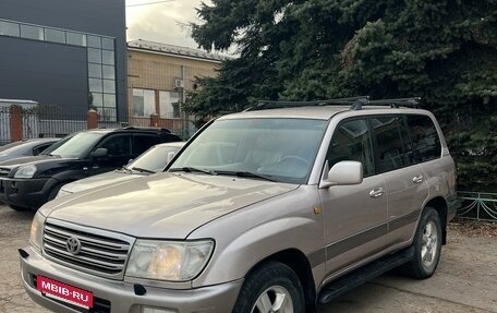 Toyota Land Cruiser 100 рестайлинг 2, 2004 год, 1 950 000 рублей, 2 фотография