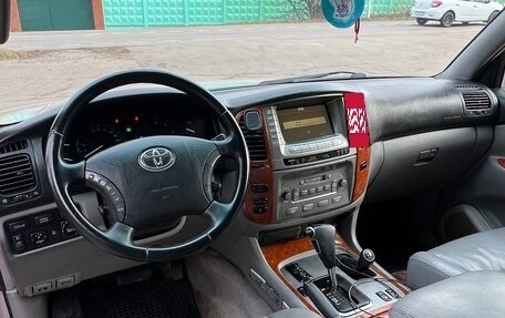 Toyota Land Cruiser 100 рестайлинг 2, 2004 год, 1 950 000 рублей, 6 фотография