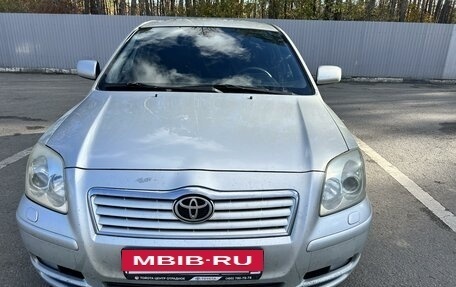 Toyota Avensis III рестайлинг, 2004 год, 745 000 рублей, 3 фотография