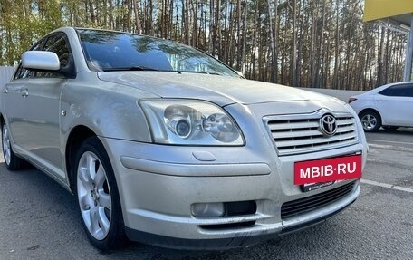 Toyota Avensis III рестайлинг, 2004 год, 745 000 рублей, 4 фотография