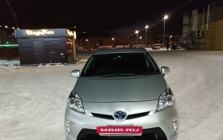 Toyota Prius, 2014 год, 1 400 000 рублей, 3 фотография