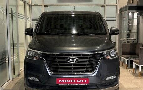 Hyundai H-1 II рестайлинг, 2019 год, 3 340 000 рублей, 2 фотография