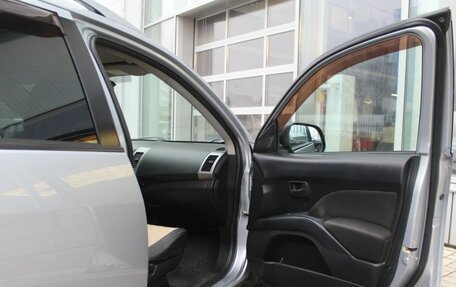 Mitsubishi Outlander III рестайлинг 3, 2008 год, 1 250 000 рублей, 29 фотография