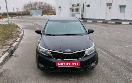 KIA Rio III рестайлинг, 2016 год, 950 000 рублей, 2 фотография