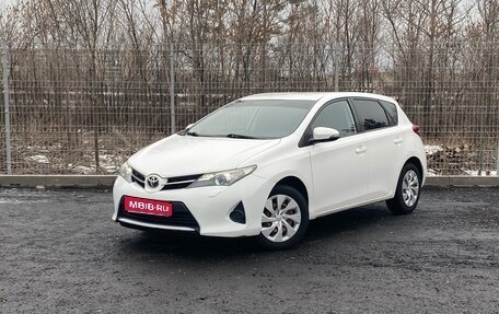 Toyota Auris II, 2013 год, 1 150 000 рублей, 1 фотография