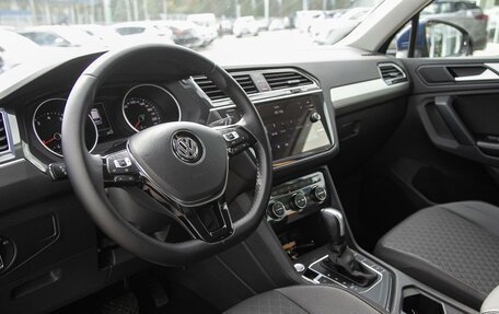 Volkswagen Tiguan II, 2020 год, 2 175 000 рублей, 10 фотография