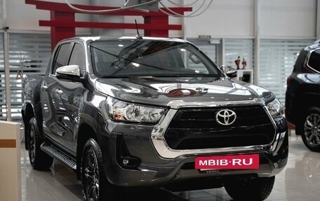 Toyota Hilux VIII, 2023 год, 7 850 000 рублей, 3 фотография