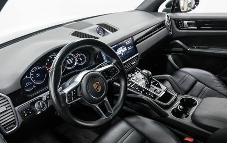 Porsche Cayenne III, 2019 год, 6 917 000 рублей, 16 фотография