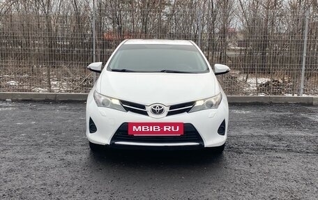 Toyota Auris II, 2013 год, 1 150 000 рублей, 2 фотография