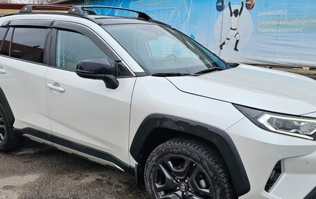 Toyota RAV4, 2022 год, 4 100 000 рублей, 2 фотография