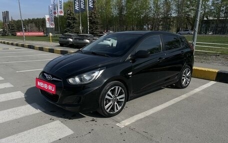 Hyundai Solaris II рестайлинг, 2012 год, 830 000 рублей, 2 фотография