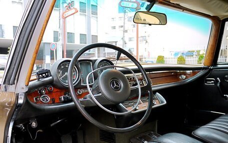 Mercedes-Benz W111, 1970 год, 12 550 000 рублей, 11 фотография