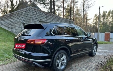 Volkswagen Touareg III, 2018 год, 5 490 000 рублей, 3 фотография