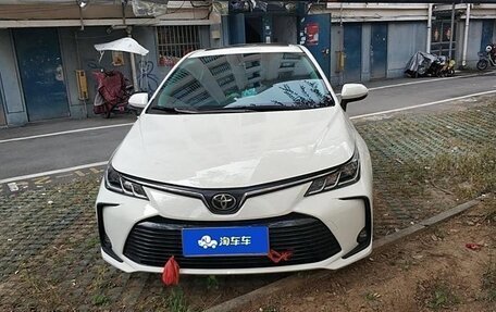 Toyota Corolla, 2022 год, 1 830 000 рублей, 2 фотография