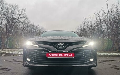 Toyota Camry, 2019 год, 3 390 000 рублей, 4 фотография