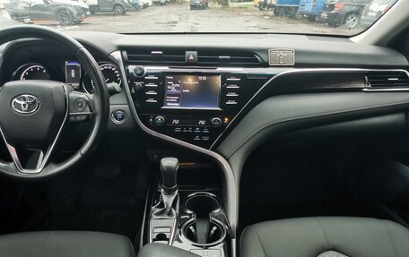 Toyota Camry, 2019 год, 3 390 000 рублей, 15 фотография